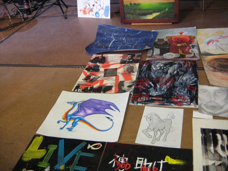 Art show - By Jade Dragon
Well, there's the dragon I entered for an art show.  Too bad it's not that clear.
